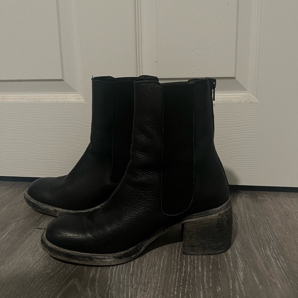 Free People Essential Chelsea Boots